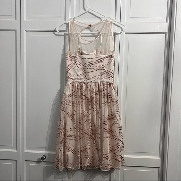 LE CHATEAU Champagne Sparkly Dress - Picture 4 of 9